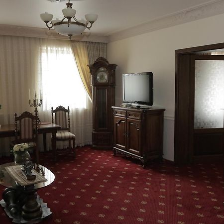 Hotel Slavia Salonta Eksteriør bilde