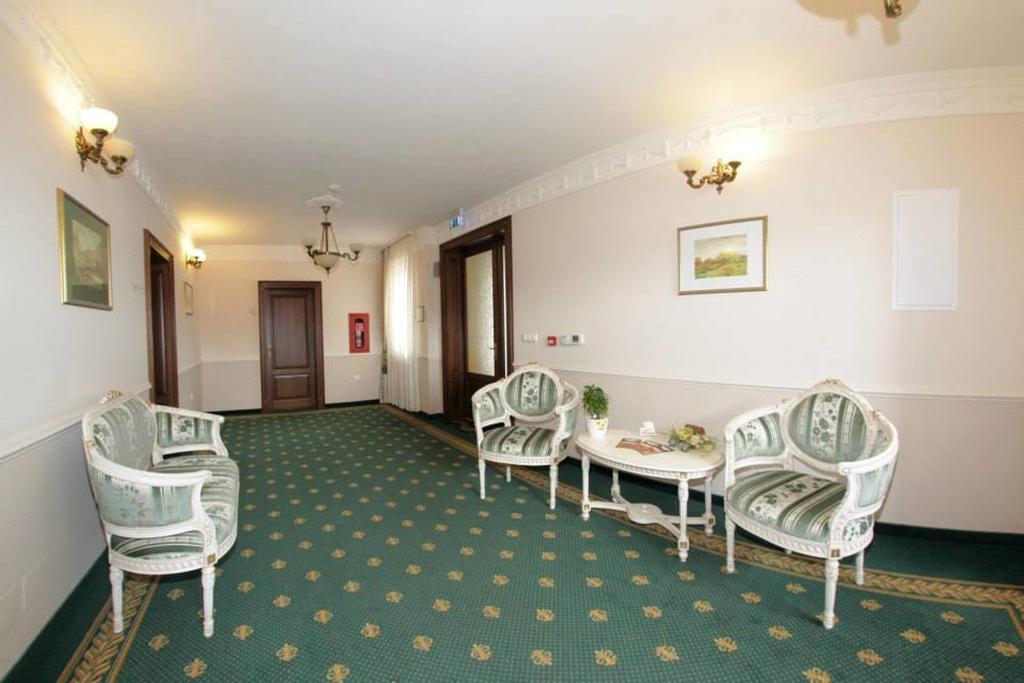 Hotel Slavia Salonta Eksteriør bilde