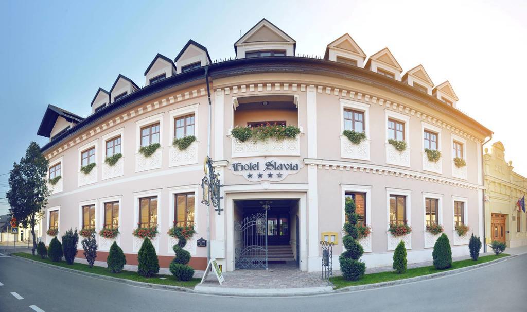 Hotel Slavia Salonta Eksteriør bilde