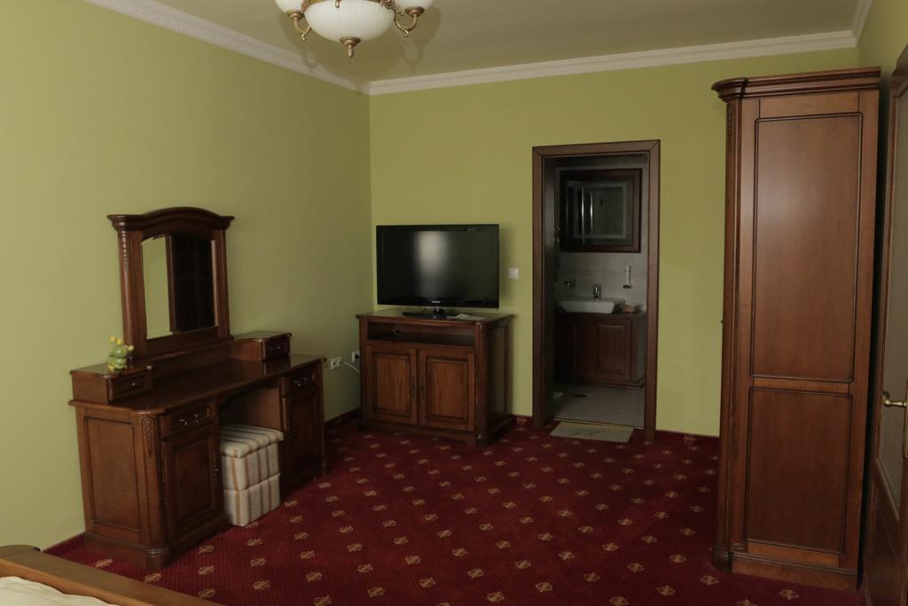Hotel Slavia Salonta Eksteriør bilde