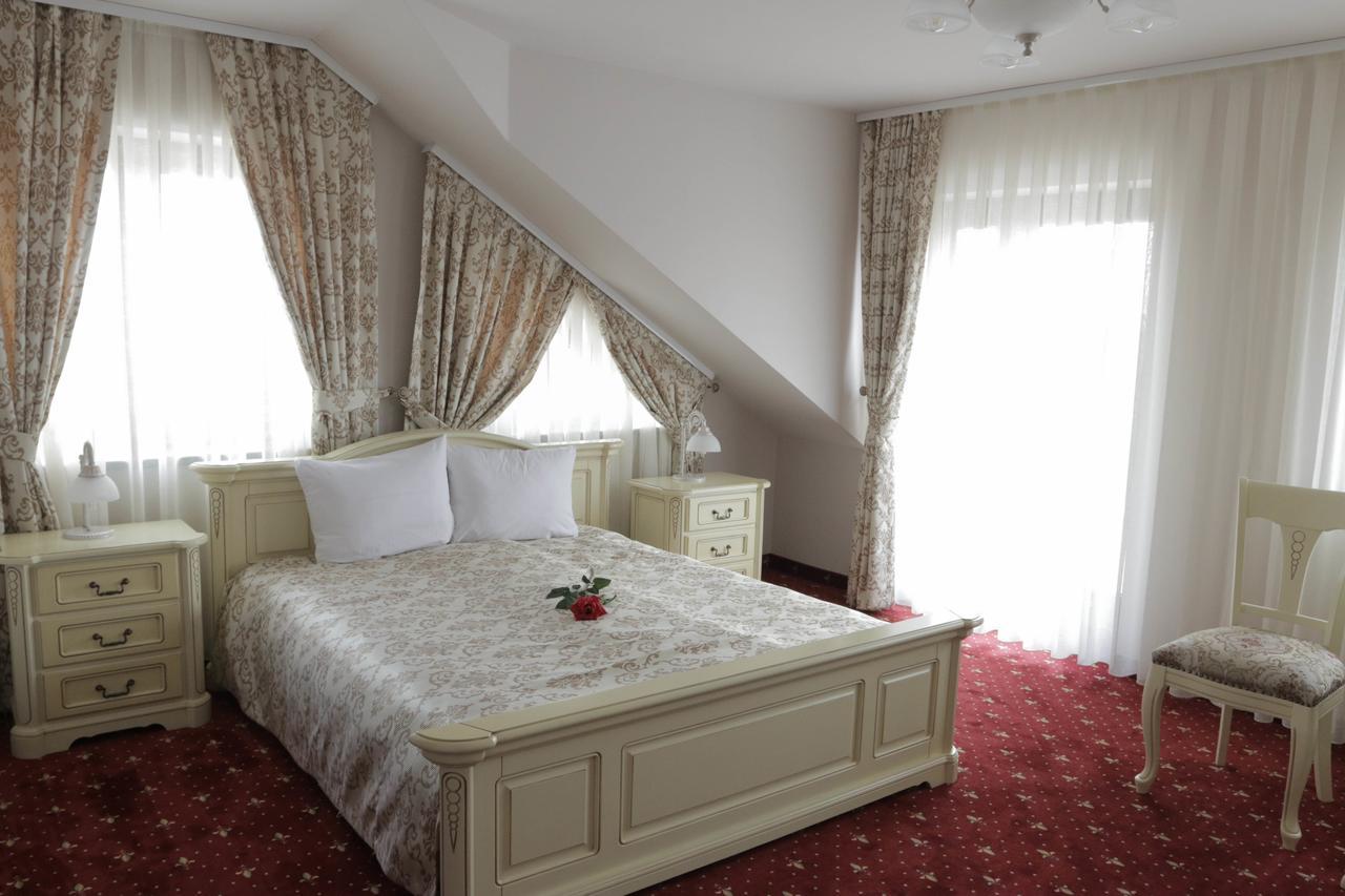 Hotel Slavia Salonta Eksteriør bilde