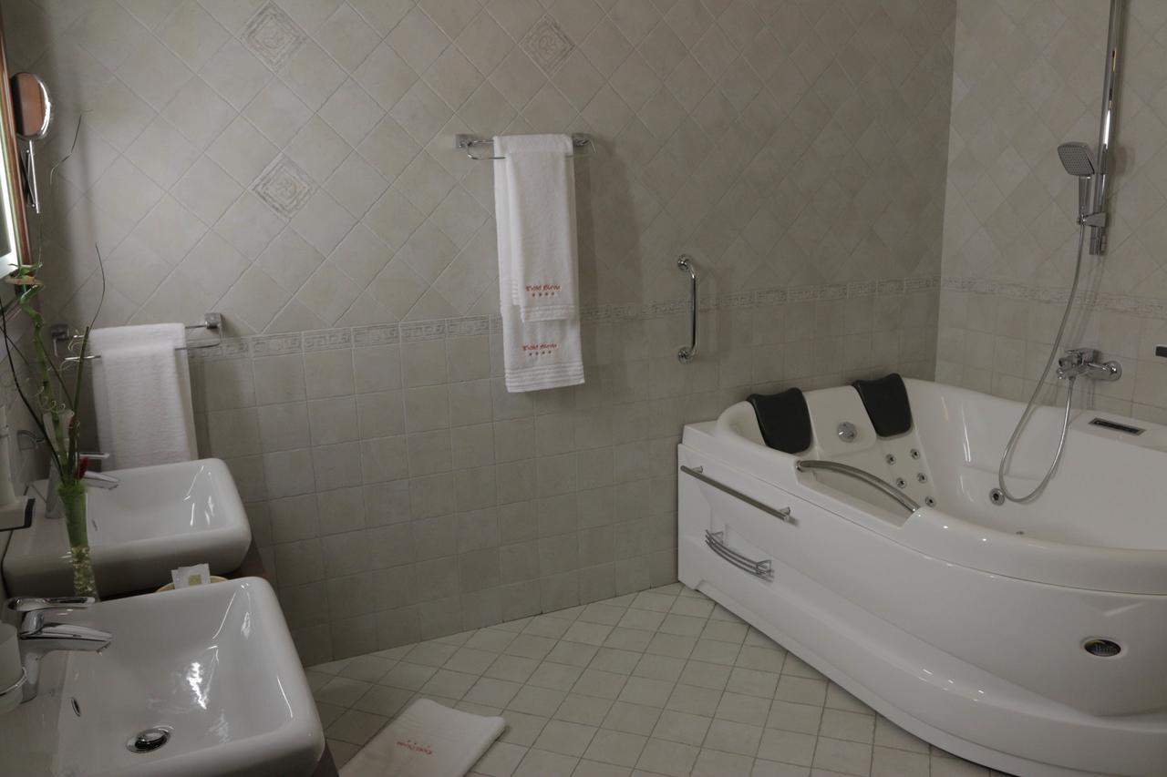 Hotel Slavia Salonta Eksteriør bilde