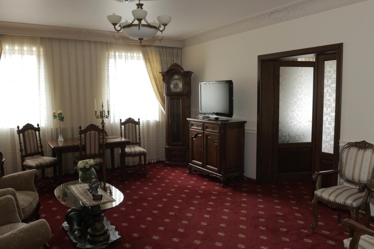 Hotel Slavia Salonta Eksteriør bilde