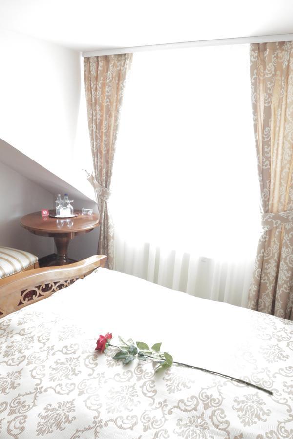 Hotel Slavia Salonta Eksteriør bilde