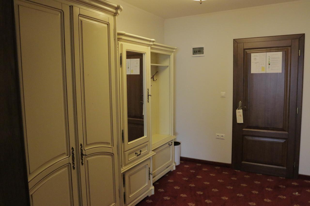 Hotel Slavia Salonta Eksteriør bilde